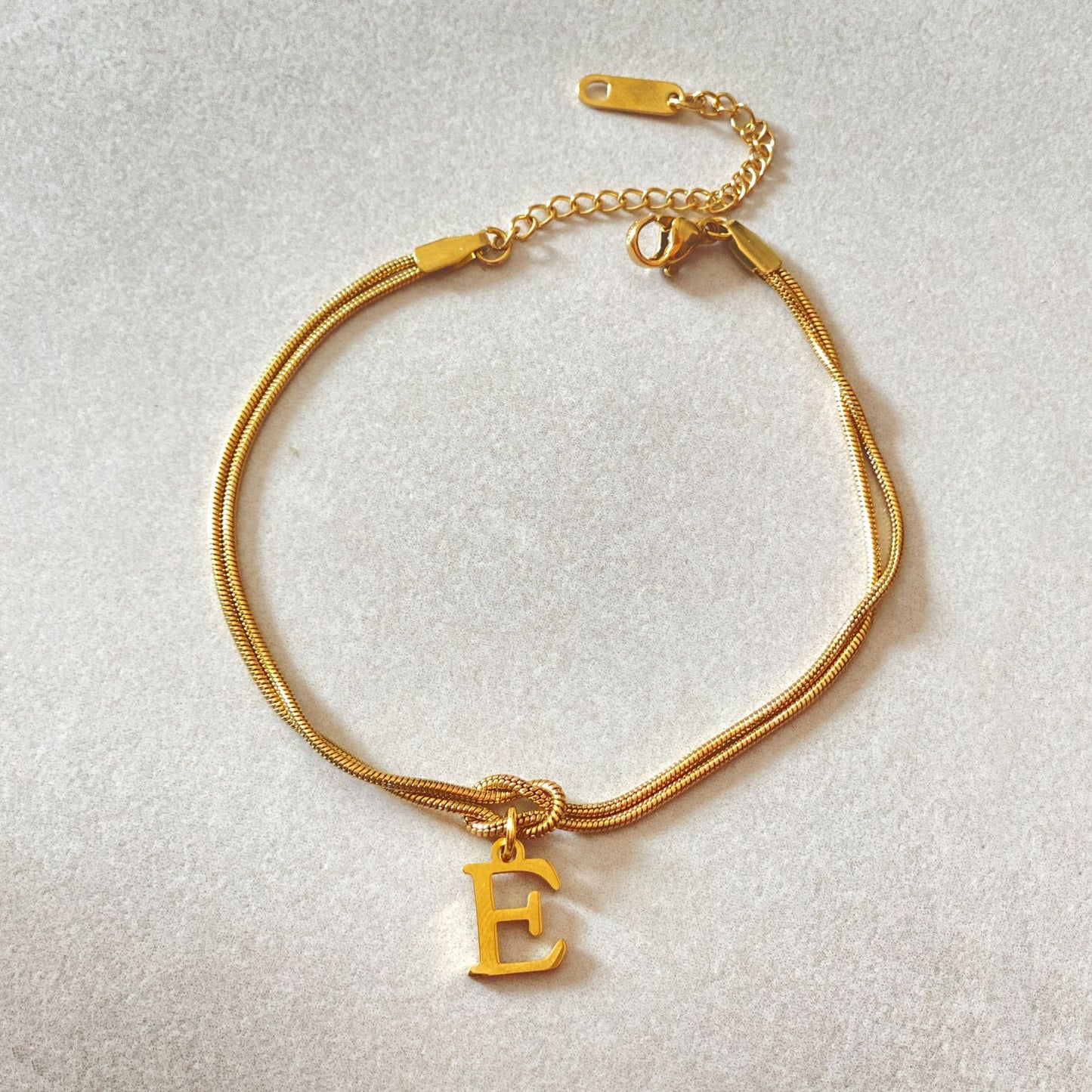 Bracciale con nodo d'amore e lettere - My kingdom