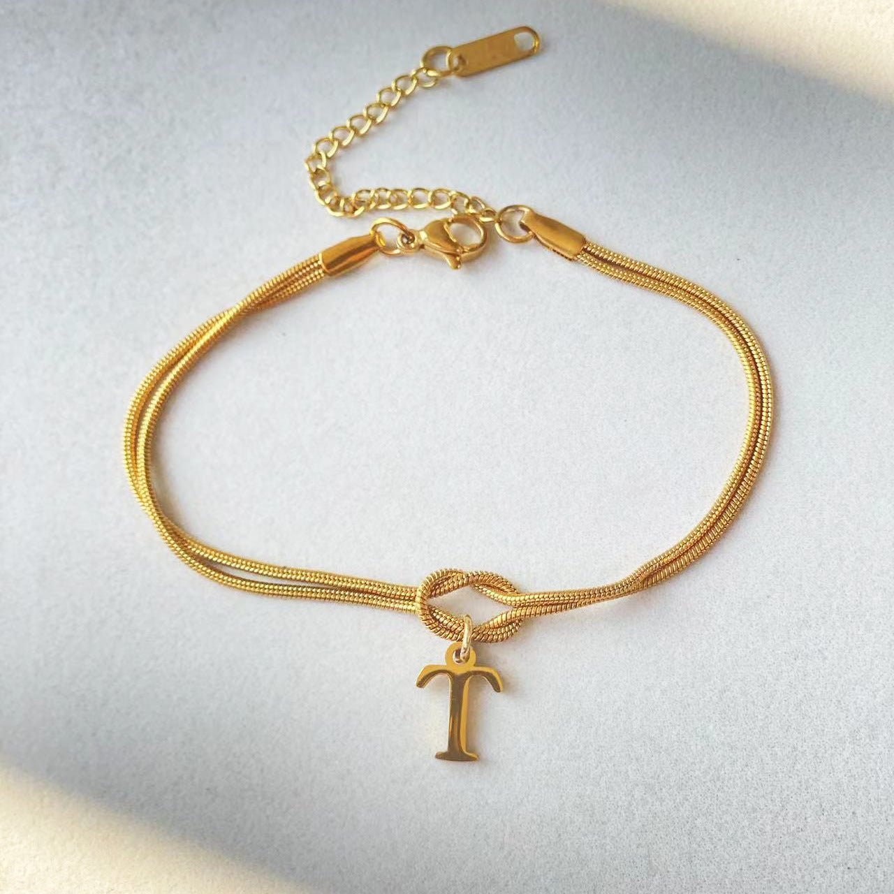 Bracciale con nodo d'amore e lettere - My kingdom