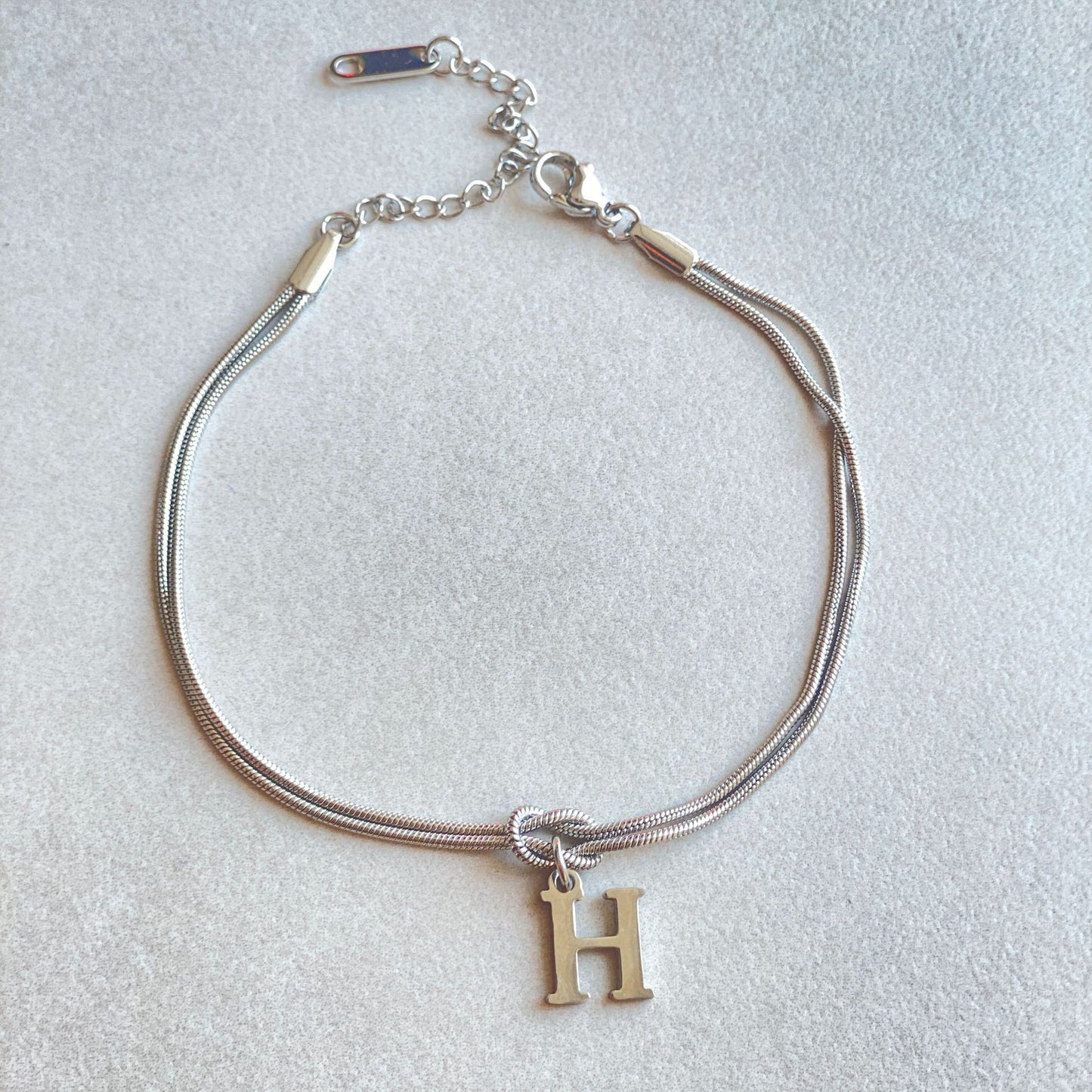 Bracciale con nodo d'amore e lettere - My kingdom