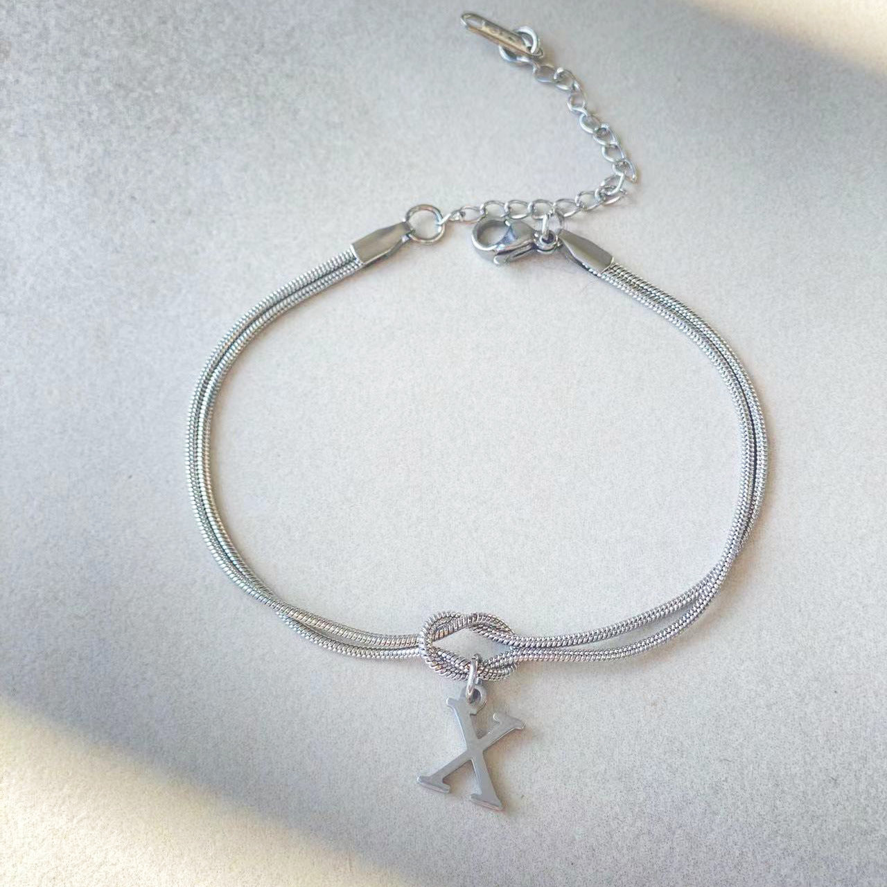 Bracciale con nodo d'amore e lettere - My kingdom