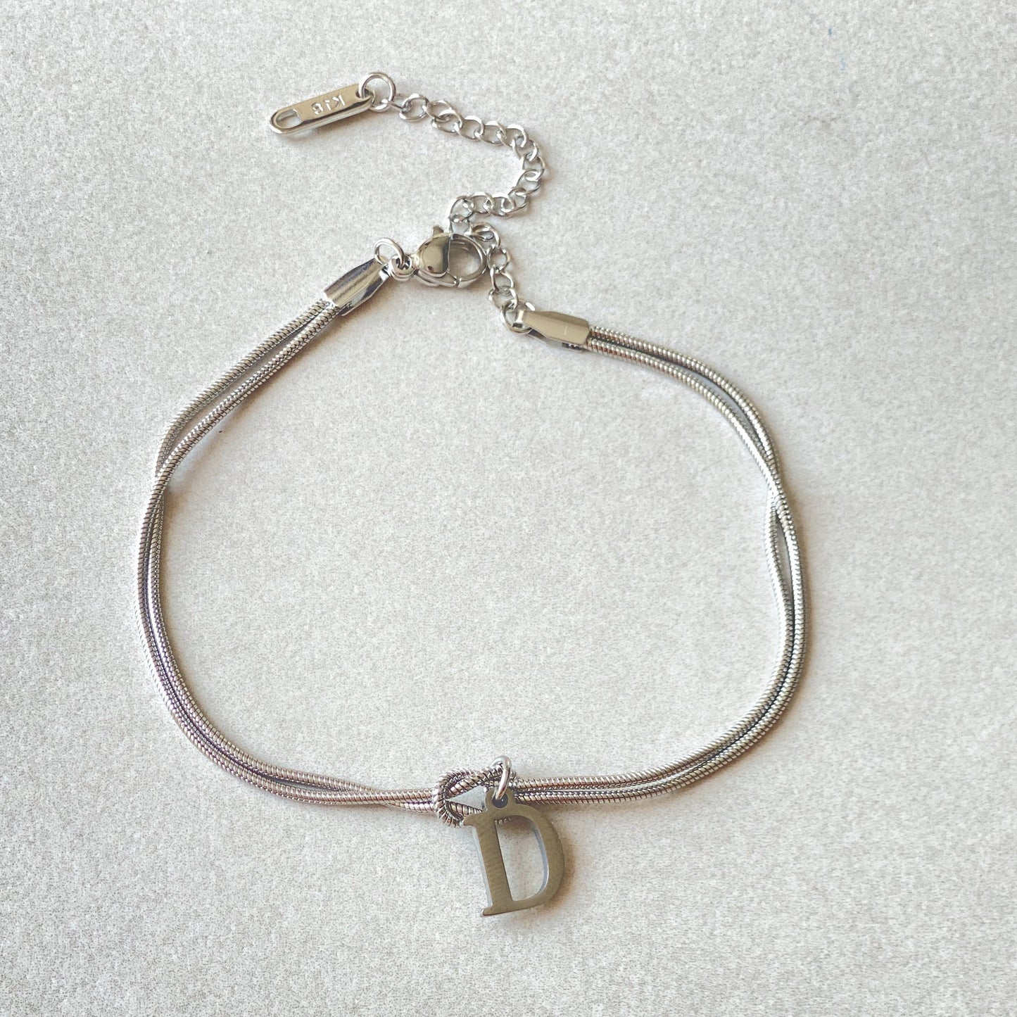 Bracciale con nodo d'amore e lettere - My kingdom