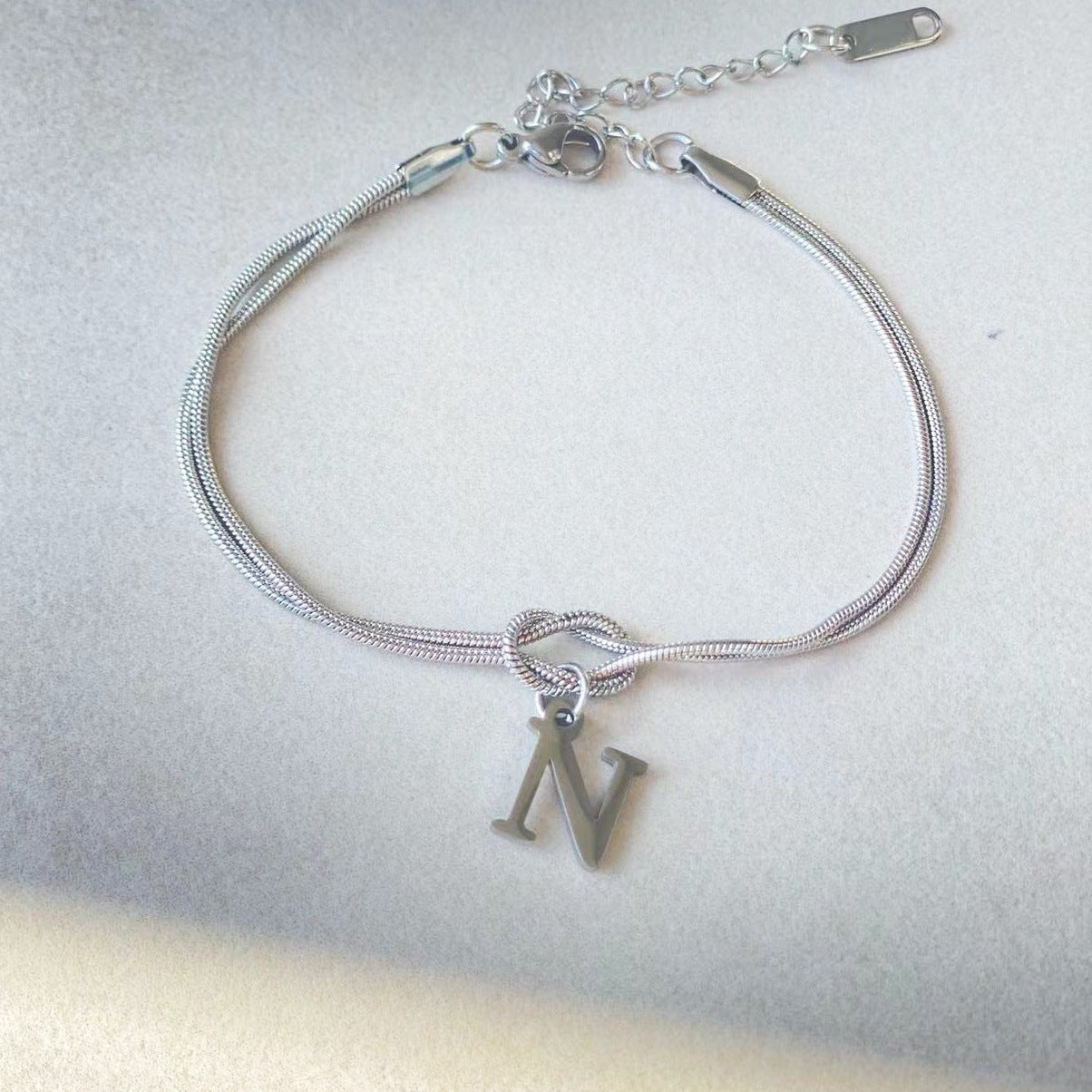 Bracciale con nodo d'amore e lettere - My kingdom
