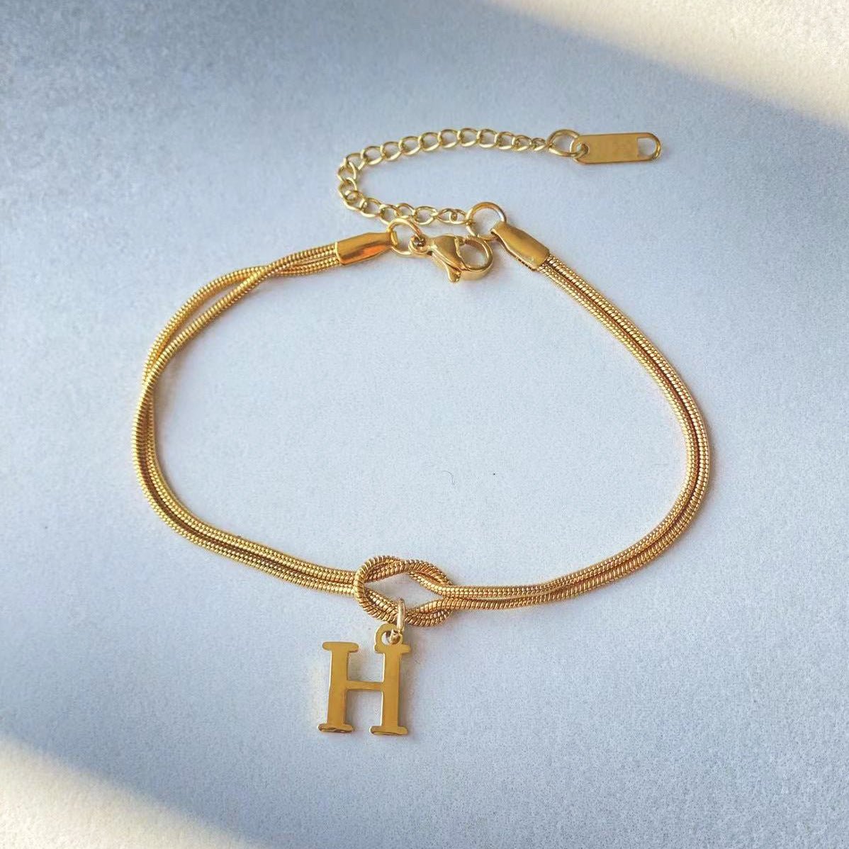 Bracciale con nodo d'amore e lettere - My kingdom