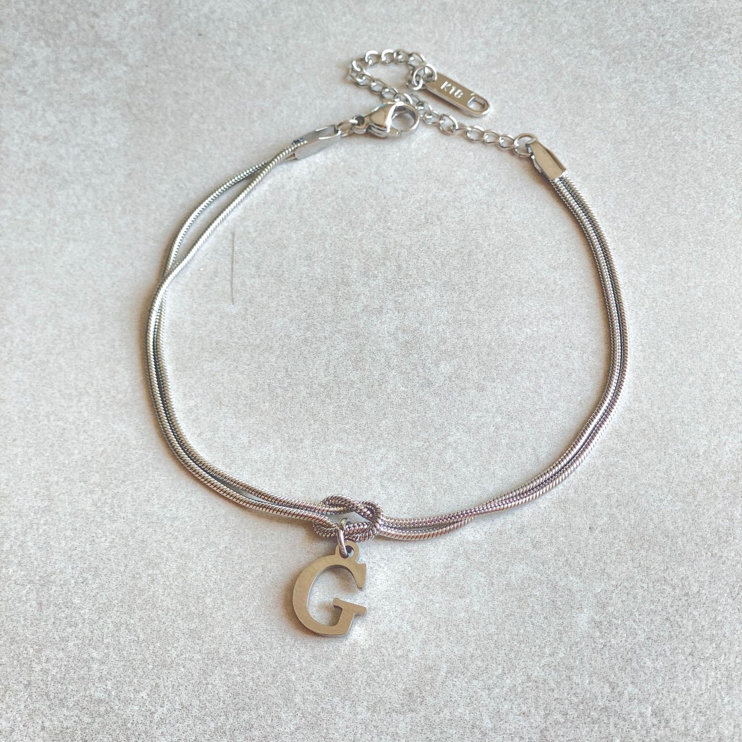 Bracciale con nodo d'amore e lettere - My kingdom