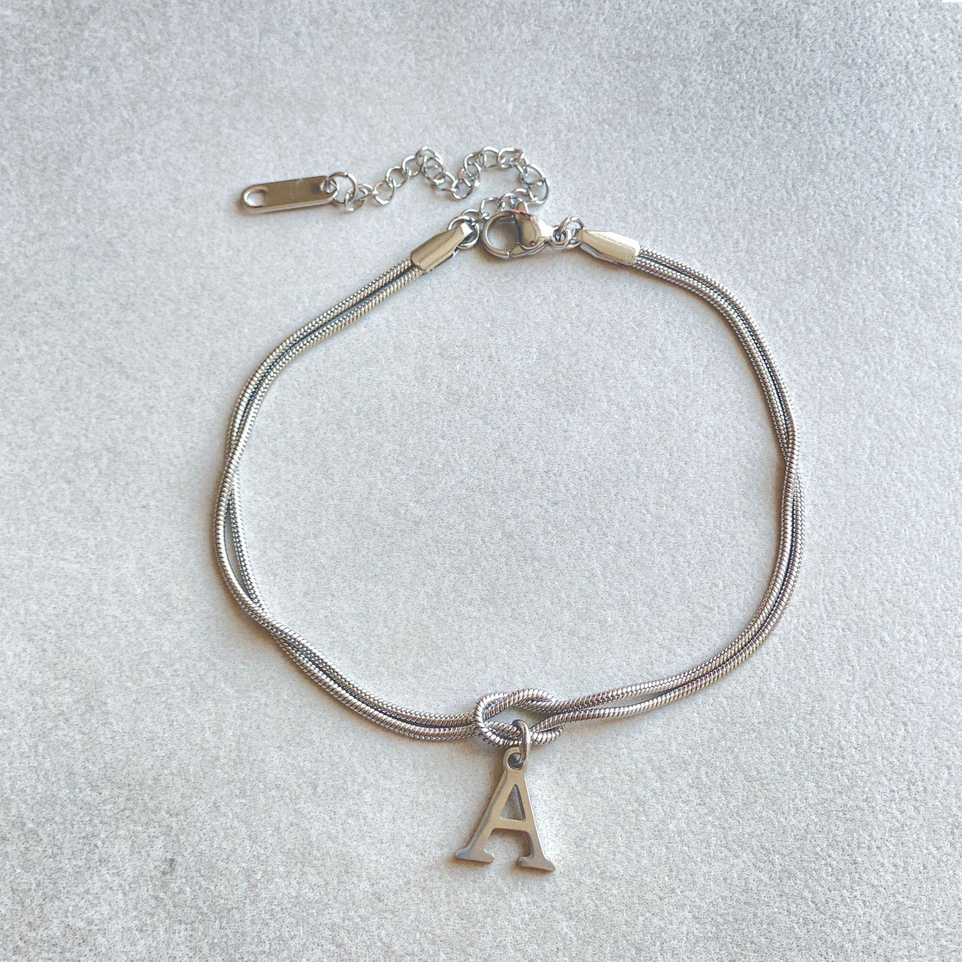 Bracciale con nodo d'amore e lettere - My kingdom