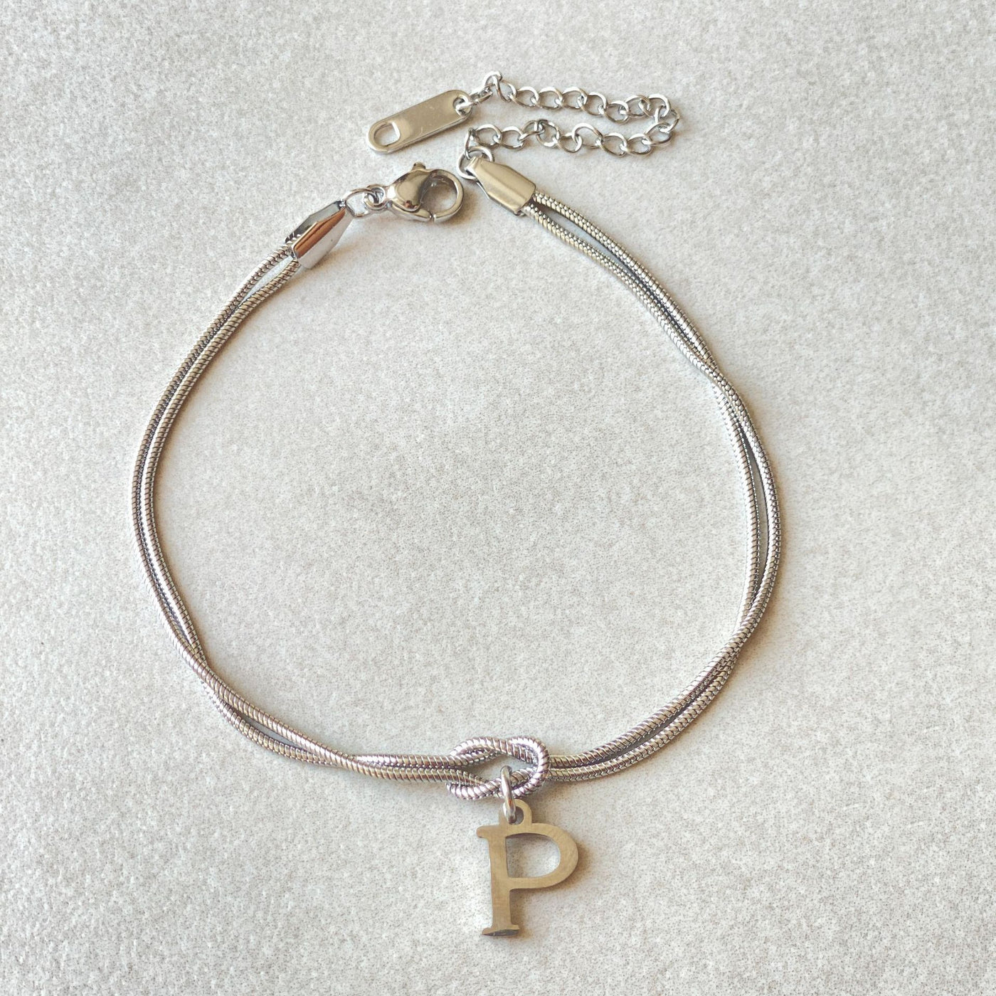 Bracciale con nodo d'amore e lettere - My kingdom