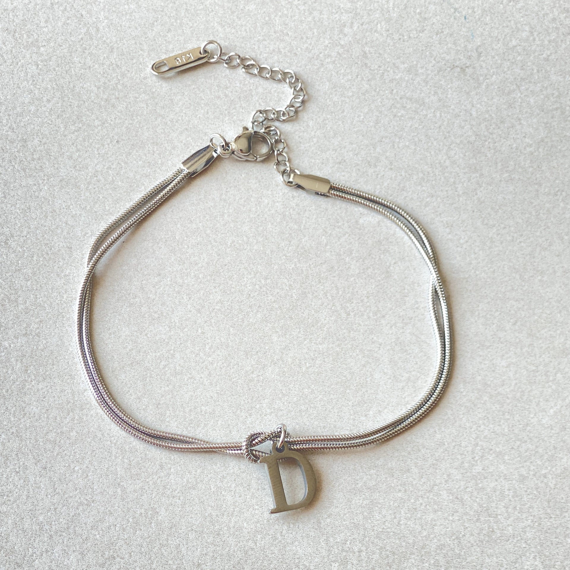 Bracciale con nodo d'amore e lettere - My kingdom