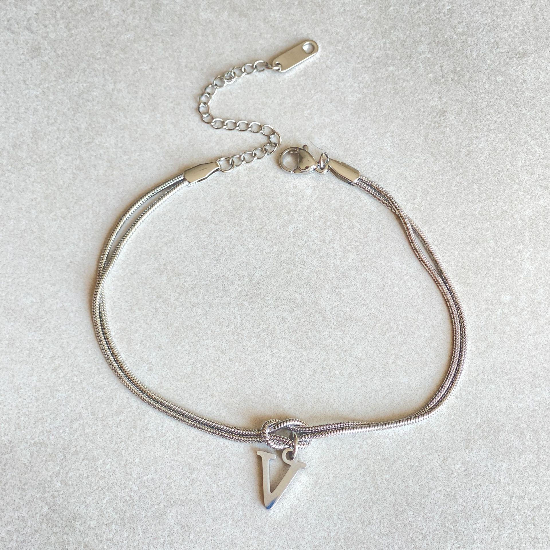 Bracciale con nodo d'amore e lettere - My kingdom