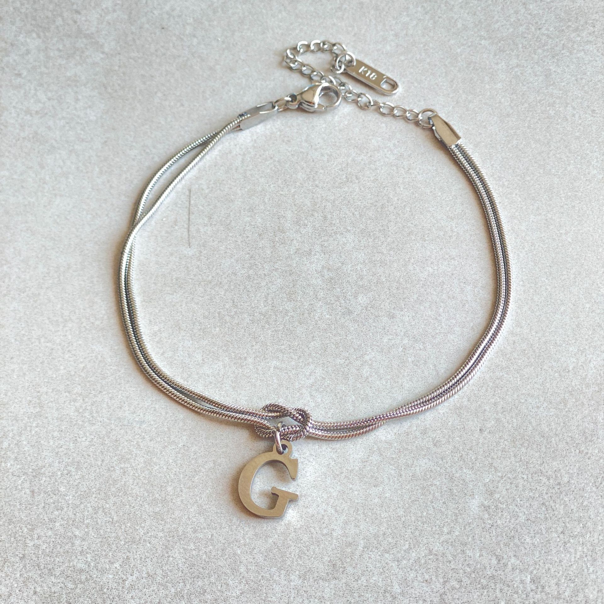 Bracciale con nodo d'amore e lettere - My kingdom